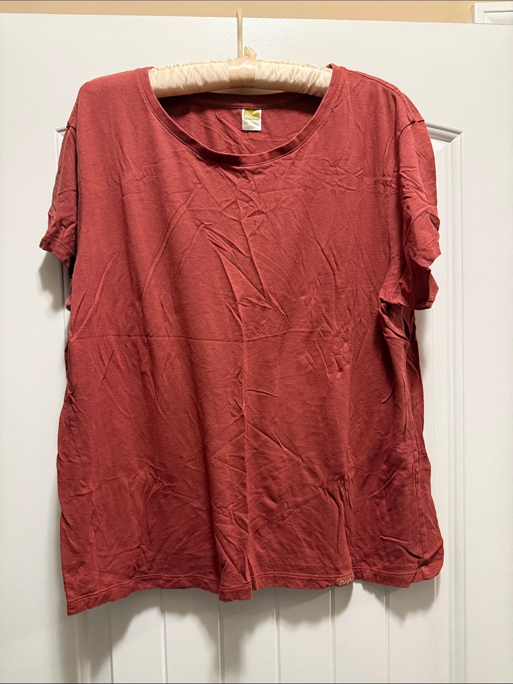Onno Bamboo Short-Sleeve Tee in Rust